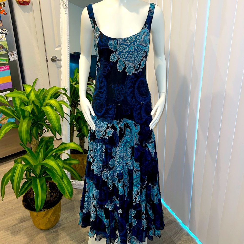 Comfortable/ long dress